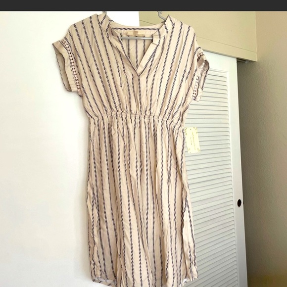 •Sweet Wanderer• Maternity Dress - Picture 1 of 10
